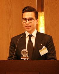 石田ザッカリー会員