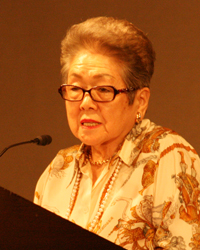 安間　百合子会員